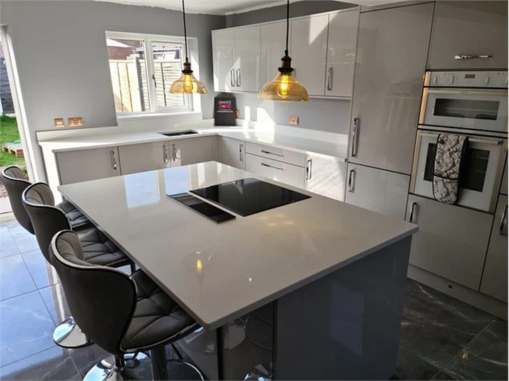 White Shimmer Quartz (3)